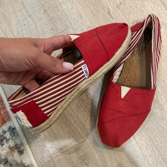 Tom’s - Picture 4 of 4